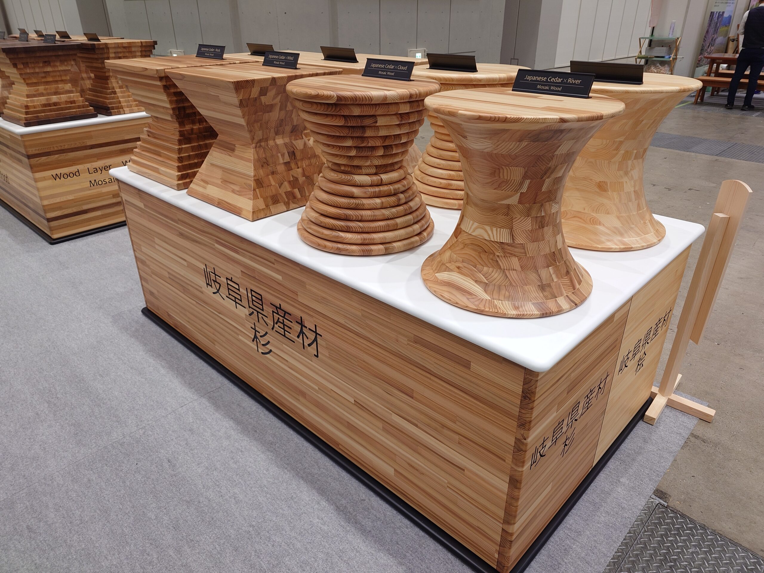 木製展示台 Amazon.co.jp: 商品 ディスプレイ 展示台 台座 陳列台 衣料品店