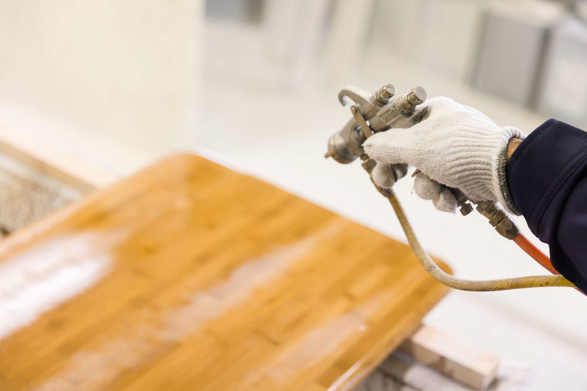 オーダーメイド木製家具塗装職 / 木材加工事業 | 中途採用